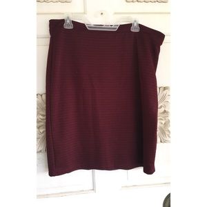 Forever 21 burgundy skirt